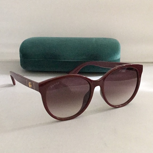GUCCI SUNGLASSES FOR LADIES. - Picture 3 of 11